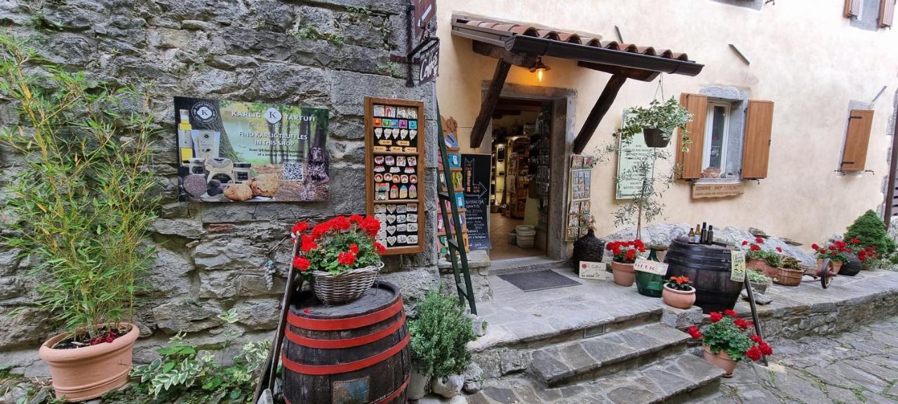 Apartment Hum-The Smallest Town In The World Exteriér fotografie